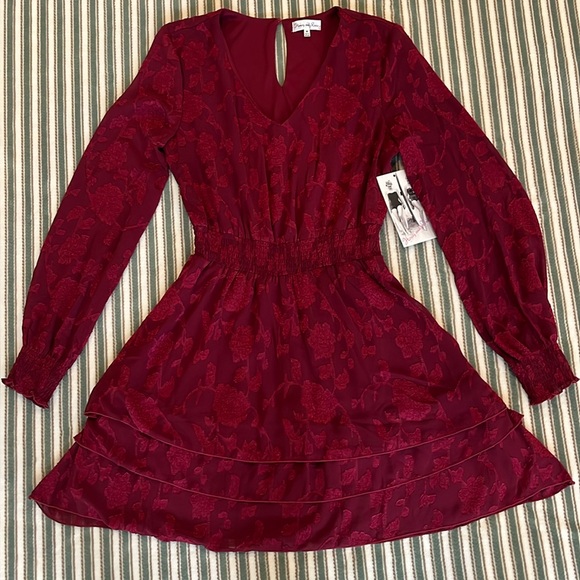 Honey & Rosie Women’s Long sleeve Vneck 3 tier burgundy floral dress size M NWT - Picture 2 of 12